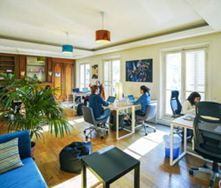 Bureau privé 24 m² 6 postes Coworking Rue de Turbigo Paris 75003 - photo 6